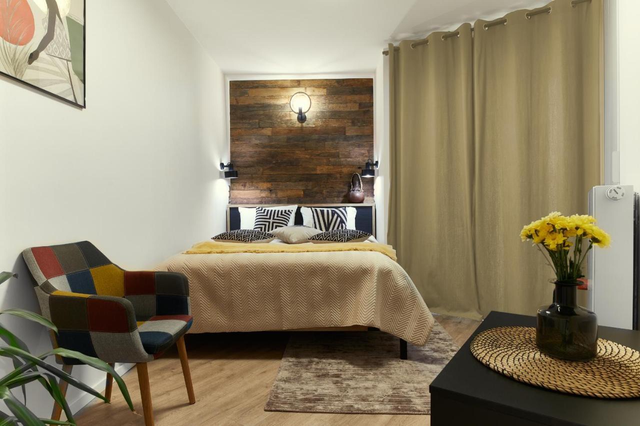 Sherlock Apartment Вроцлав Екстериор снимка