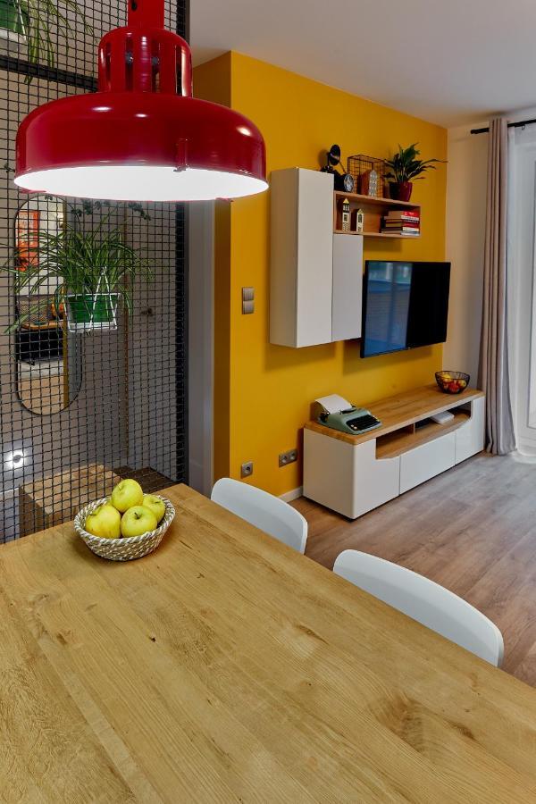 Sherlock Apartment Вроцлав Екстериор снимка
